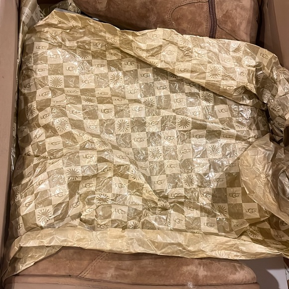 Women Sumner Ugg Boots - Picture 7 of 11